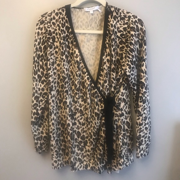 Foxcroft Leopard print wrap top - Picture 1 of 10